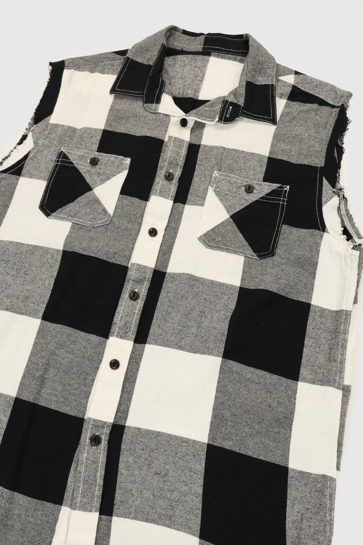 Vintage Plaid Sleeveless Button Down Shirt Image 3