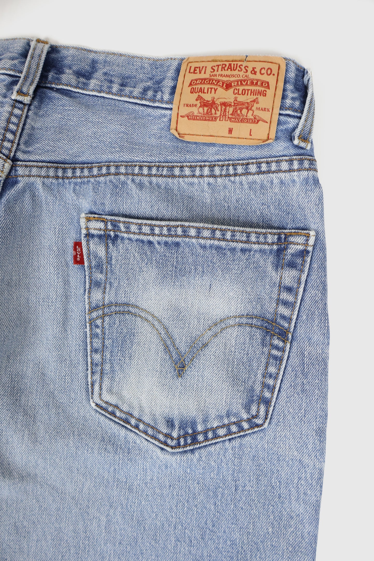 Vintage Faded Levi's Relaxed Fit Jeans Image 3