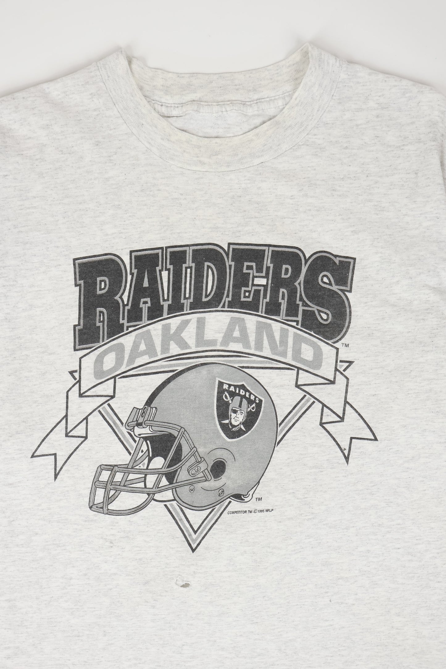 Vintage 1995 Oakland Raiders Tee Image 1