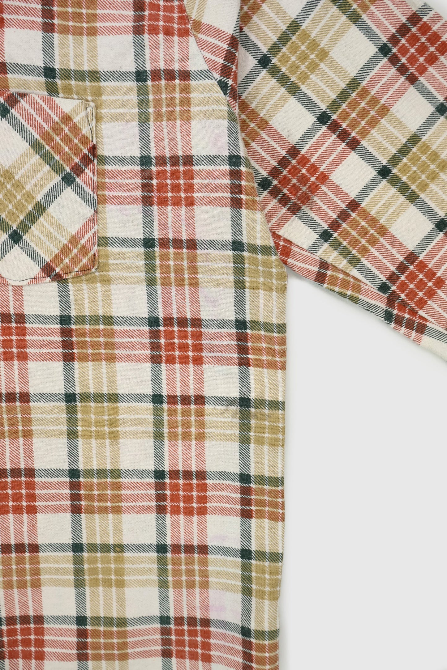 Vintage Plaid Button-Down Shirt Image 3