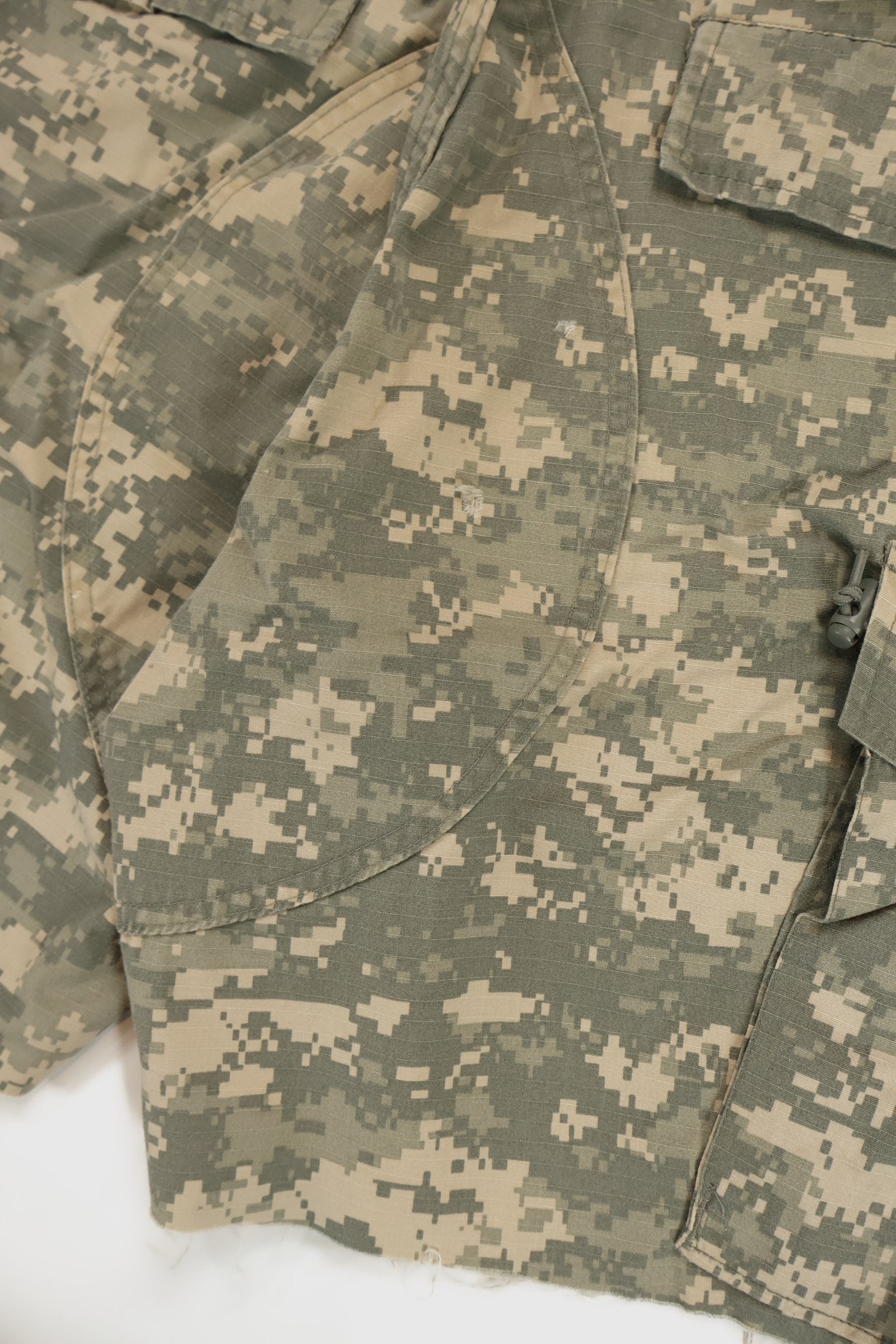Vintage Cutoff Camo Cargo Shorts 03 Image 5
