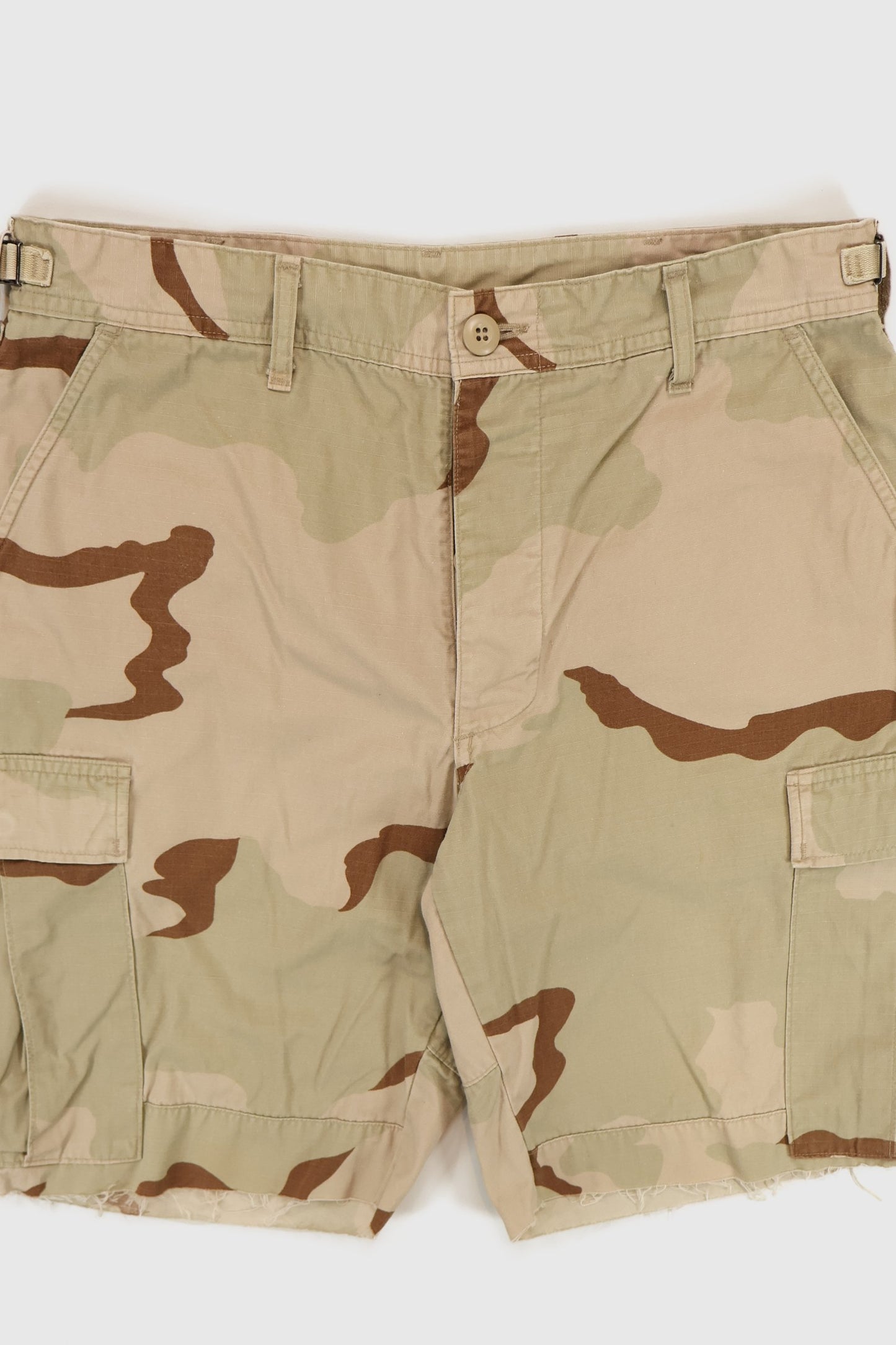 Vintage Cutoff Camo Cargo Shorts 05 Image 1