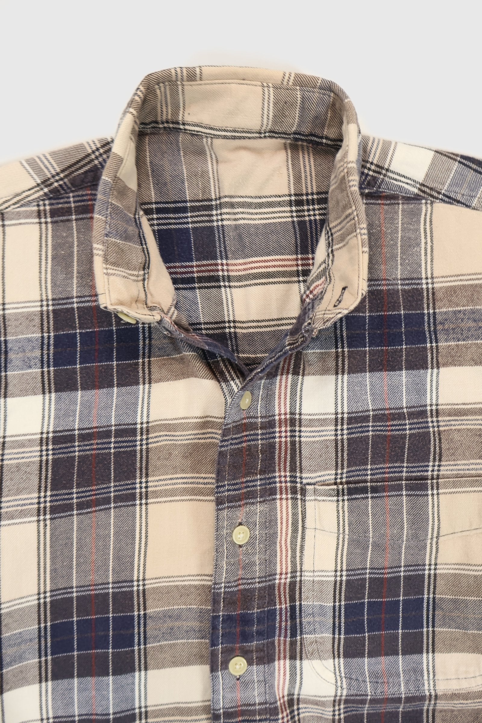 Vintage Plaid Button-Down Shirt Image 3