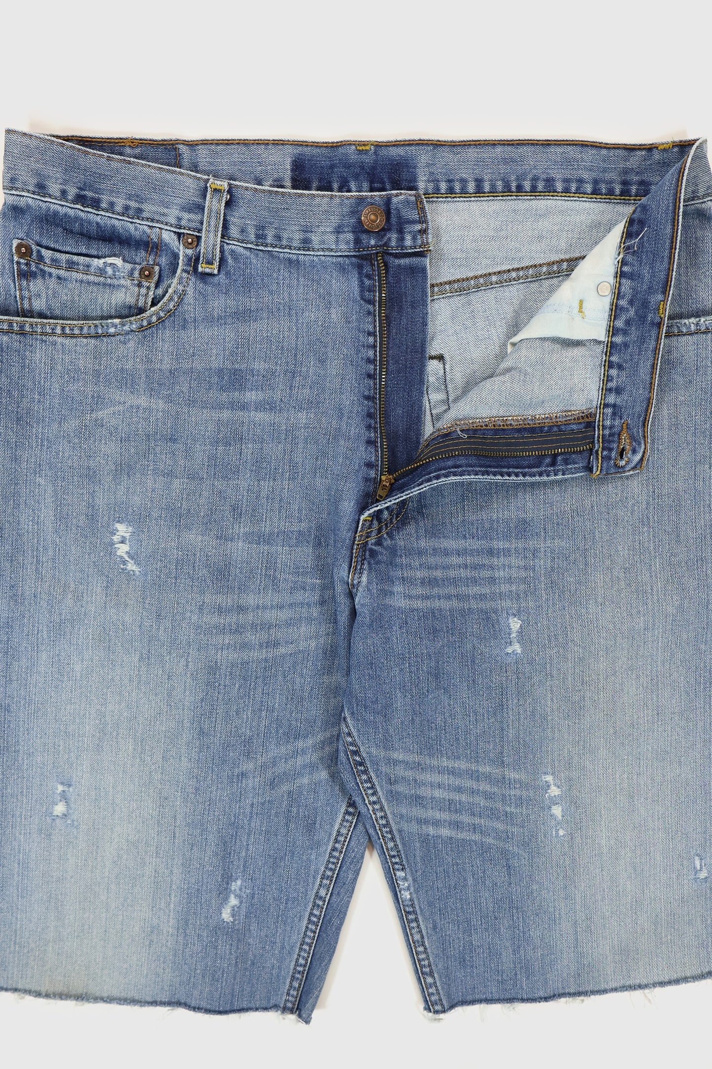 Vintage Levi's 559 Relaxed Fit Shorts Image 2