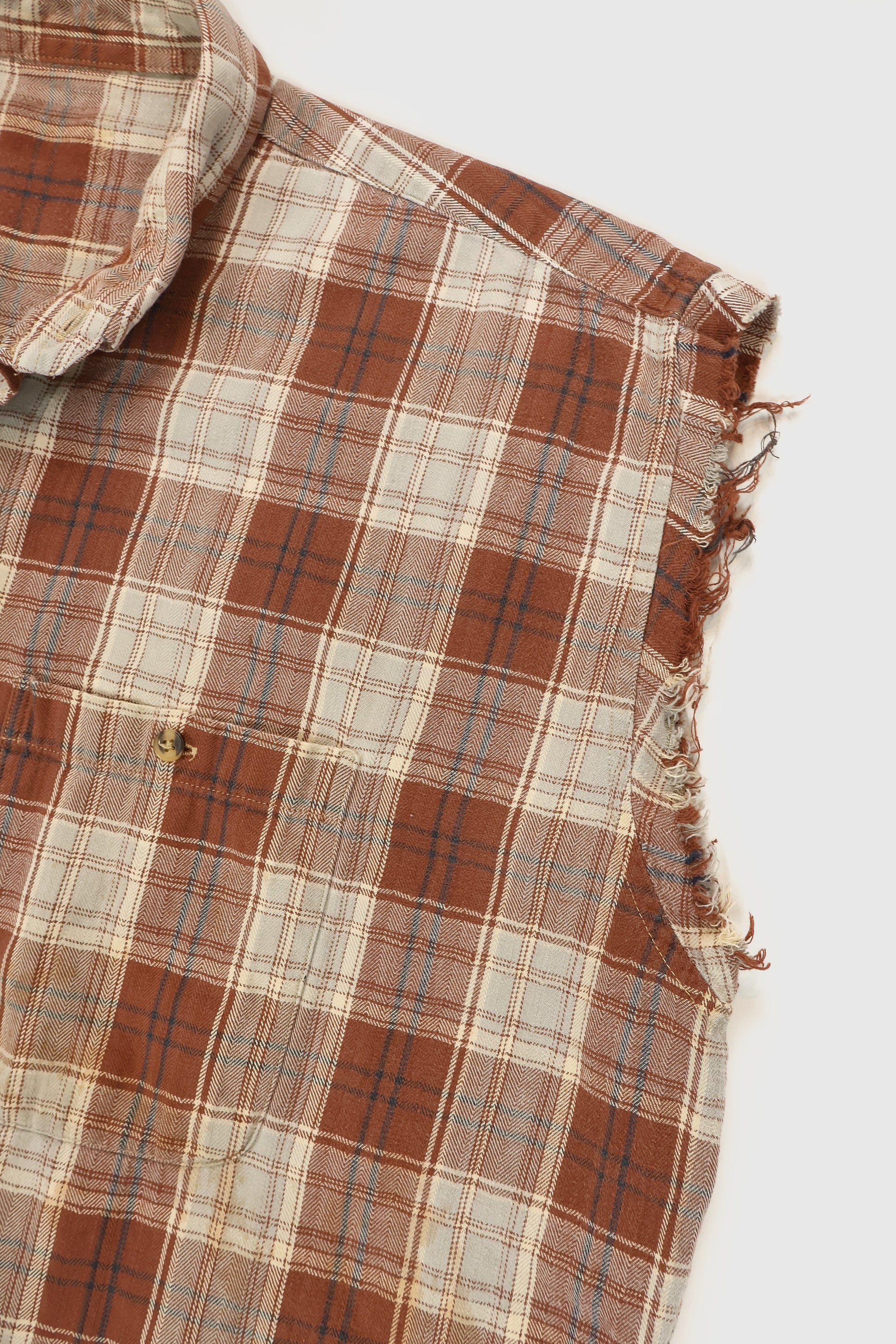 Vintage Sleeveless Button-Down Shirt Image 5