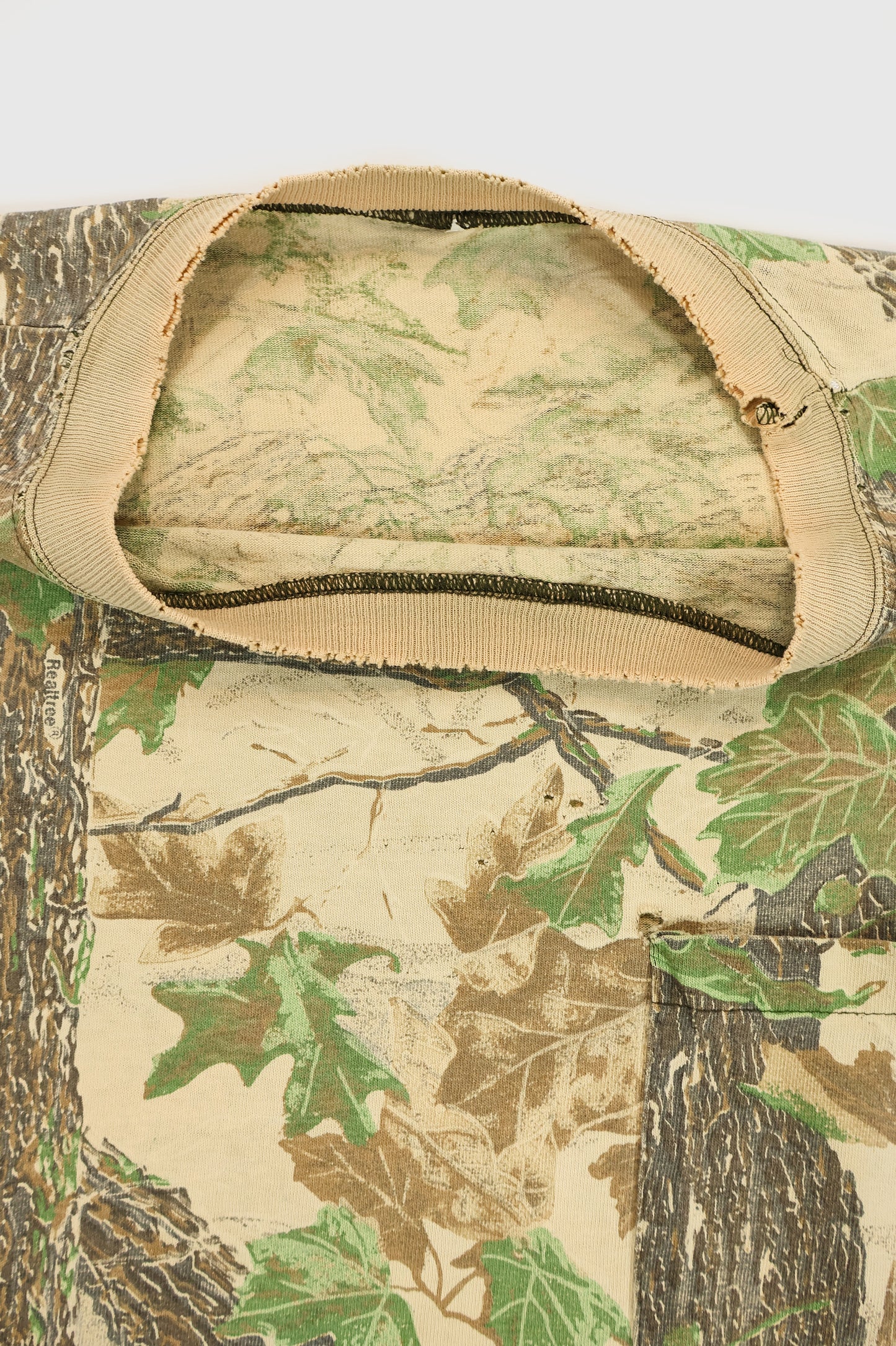 Vintage Realtree Camo Tee Image 4