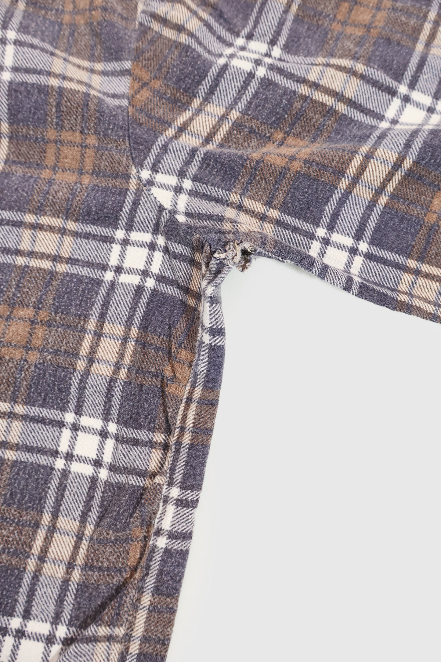 Vintage Blue Plaid Button-Down Shirt Image 7