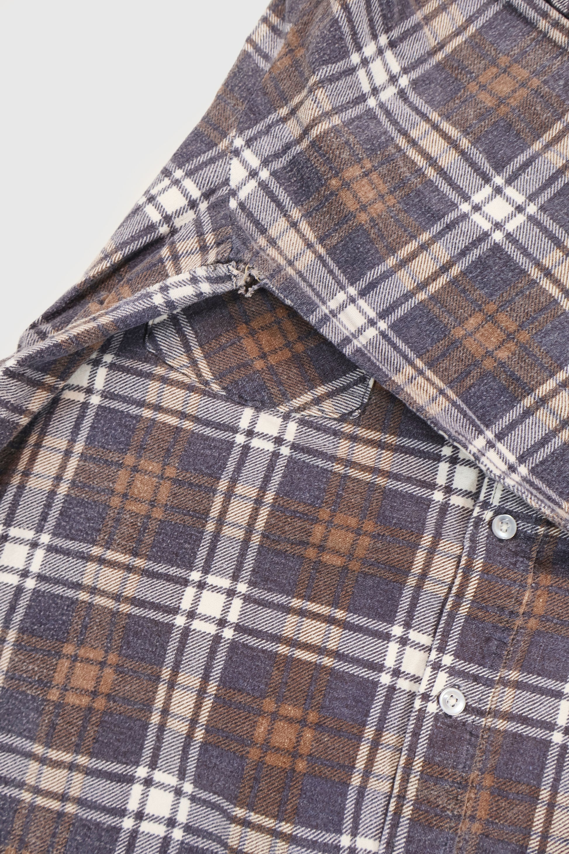 Vintage Blue Plaid Button-Down Shirt Image 5
