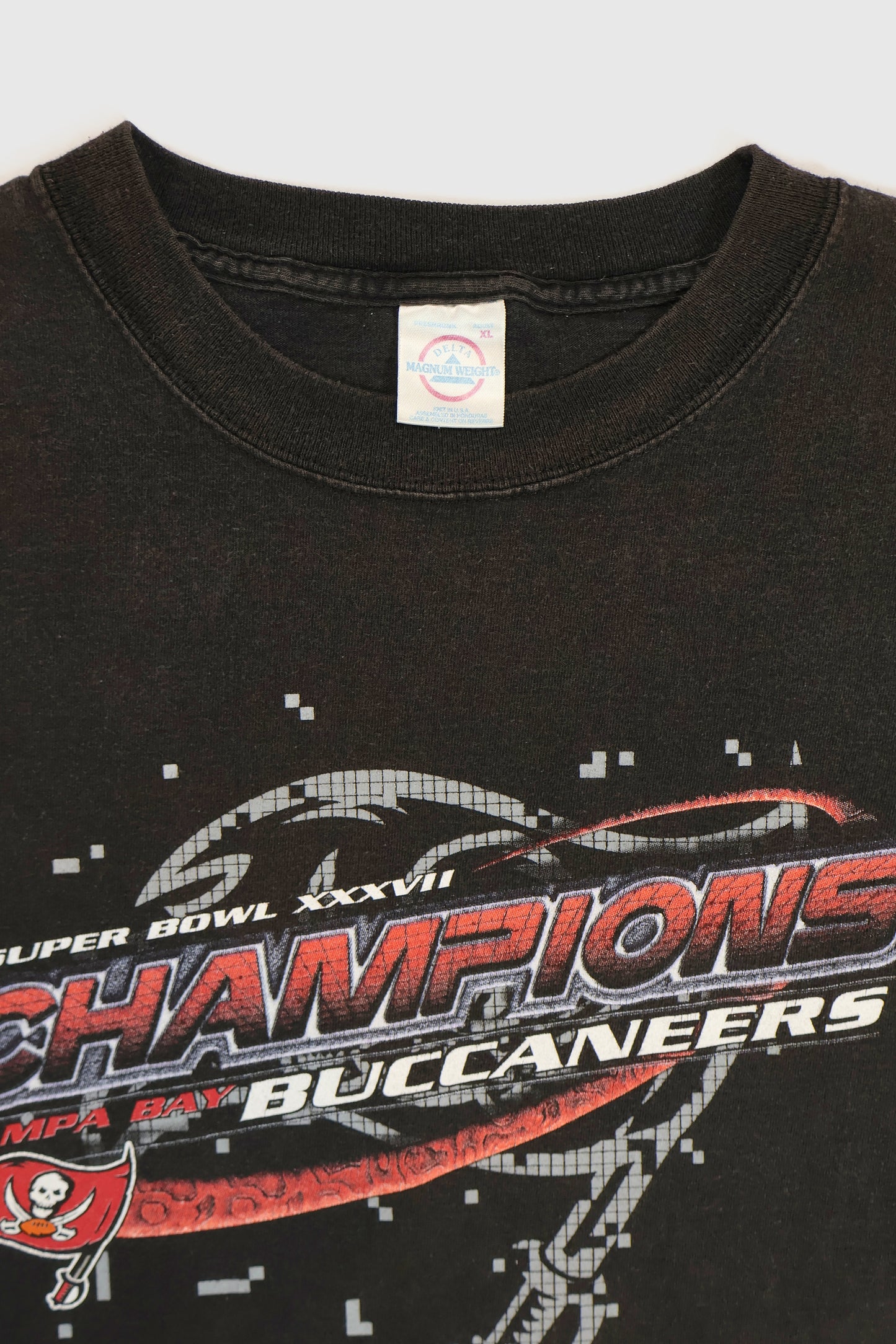 Vintage Tampa Bay Buccaneers Super Bowl XXXVII Champions Tee Image 3
