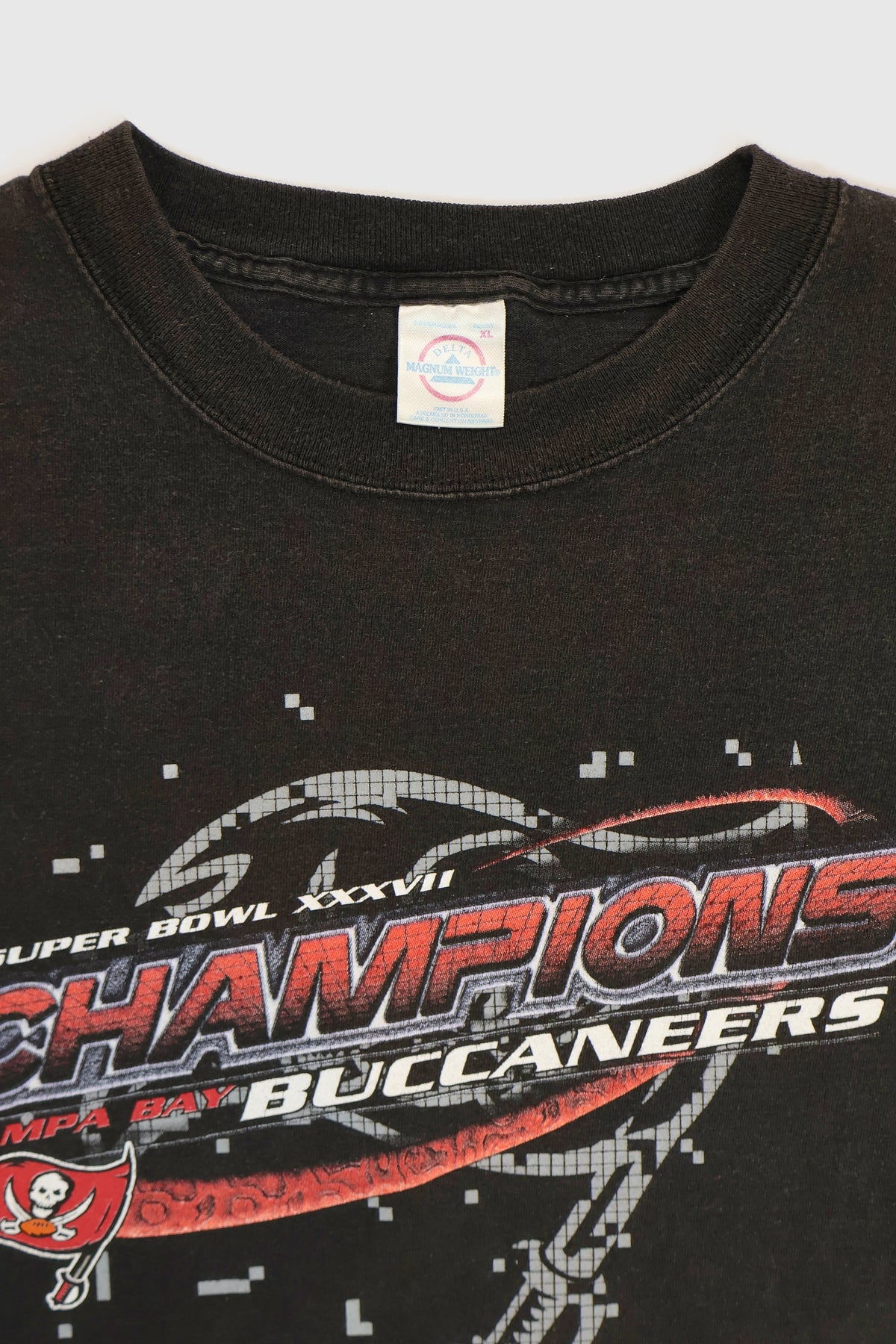 Vintage Tampa Bay Buccaneers Super Bowl XXXVII Champions Tee Image 3