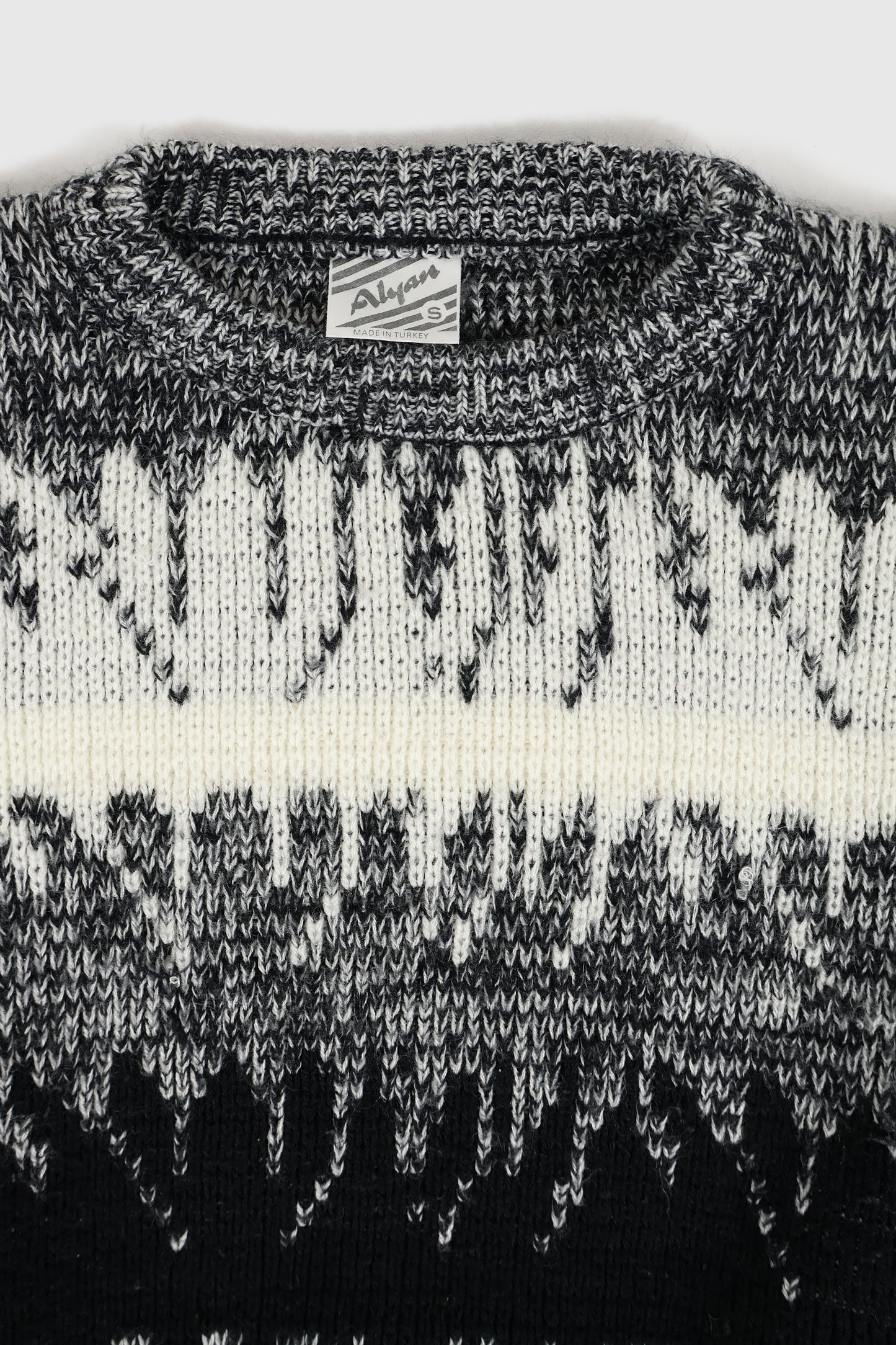 Vintage Sweater 01 Image 2