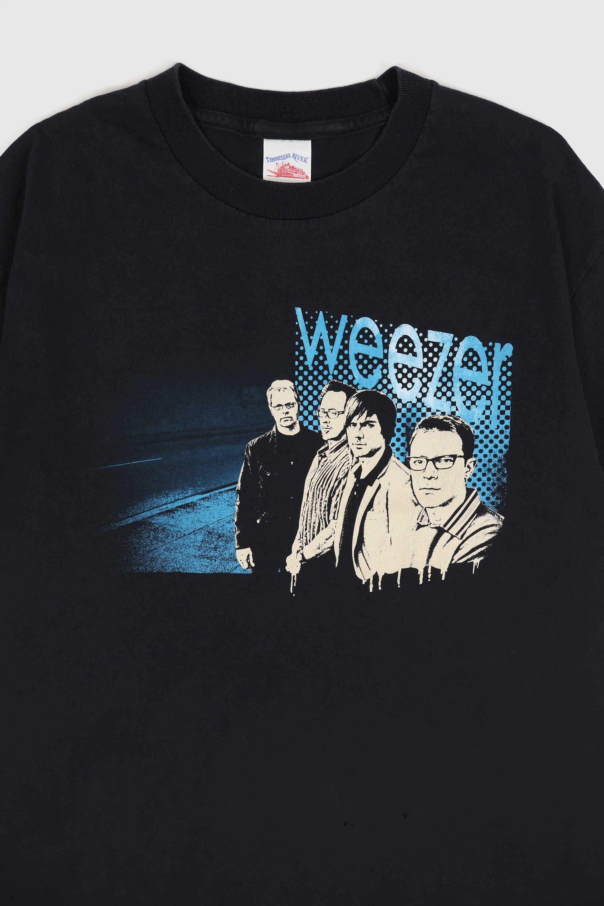 Vintage Y2K Weezer Tour Tee Image 2