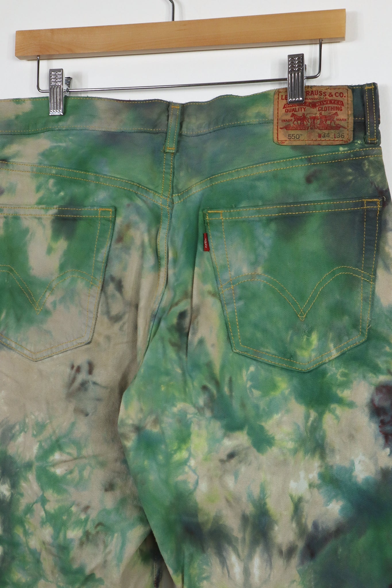 Vintage 550 Levi's Dyed Jeans (33x34)