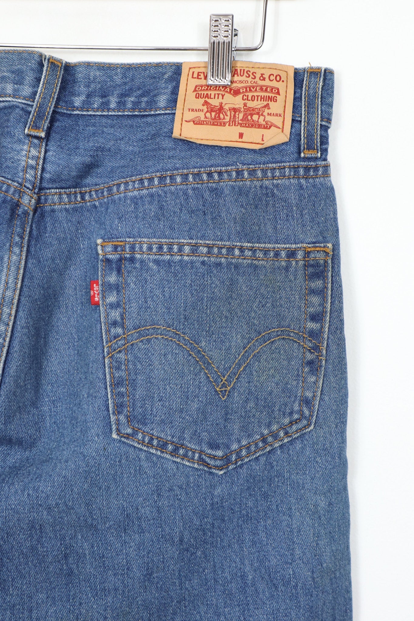 Vintage Levi's Relaxed Fit Jeans 02