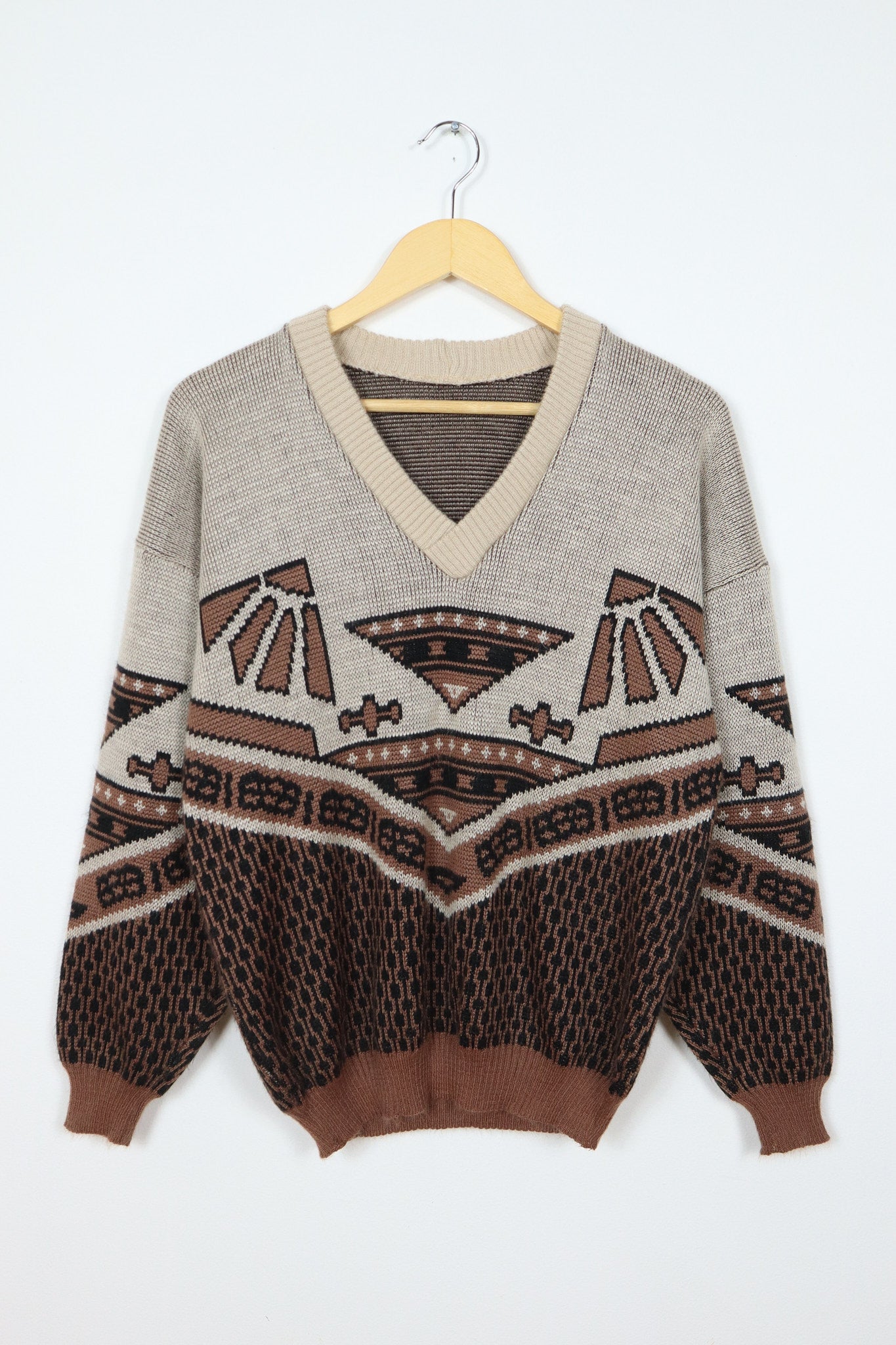 Vintage Vneck Sweater 01