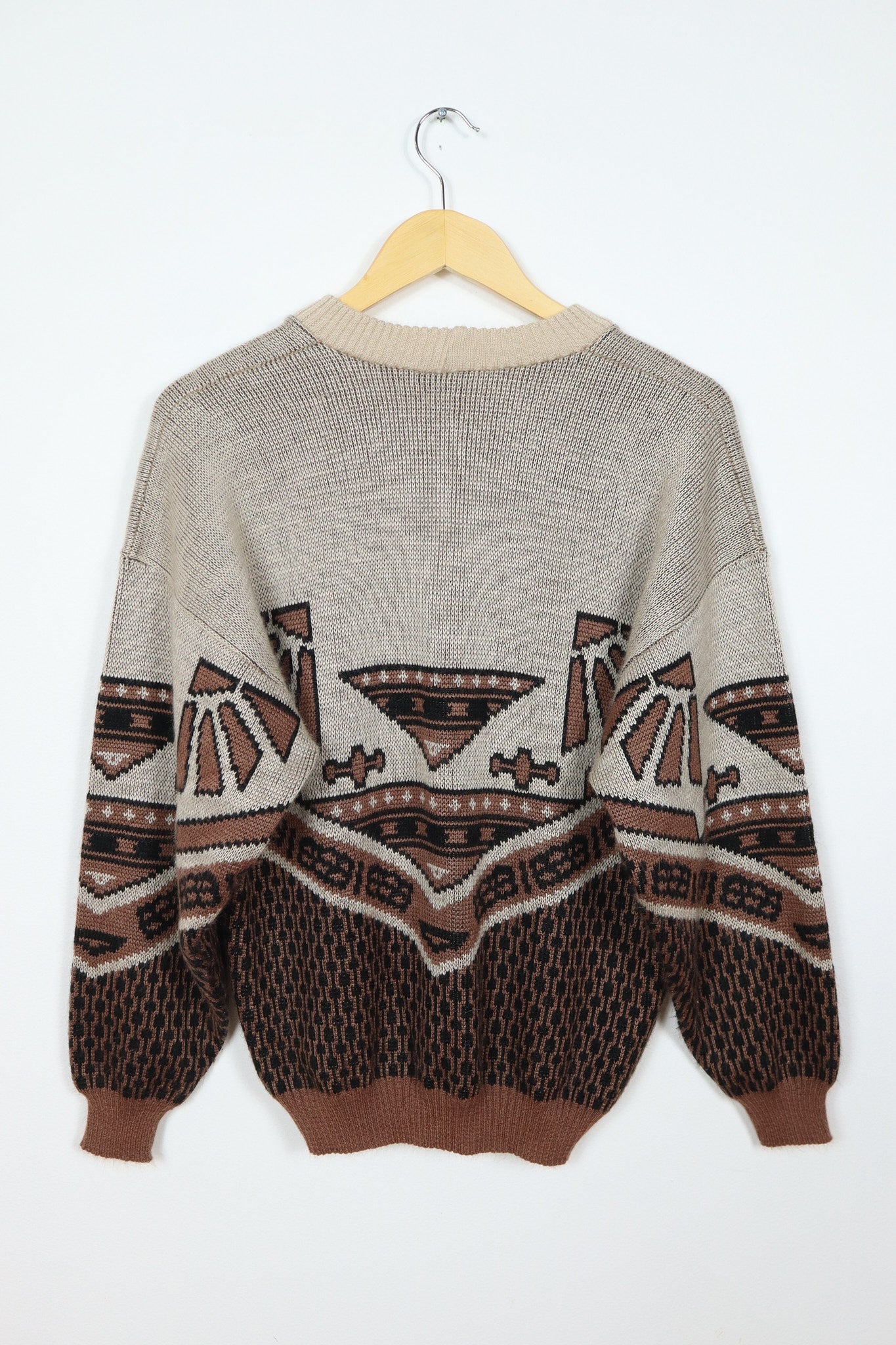 Vintage Vneck Sweater 01