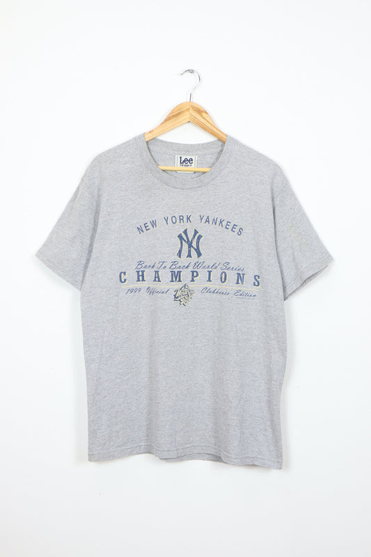 Vintage 1999 New York Yankees Back to Back World Series Champions Tee